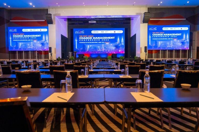 Business leaders participating in Asian Change Management Conference
